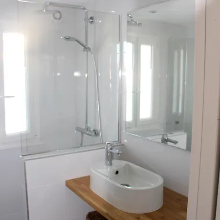 Apartman D'une A A 200 M De La Avec Vue Sur La Jardin Et Wifi Biarritz