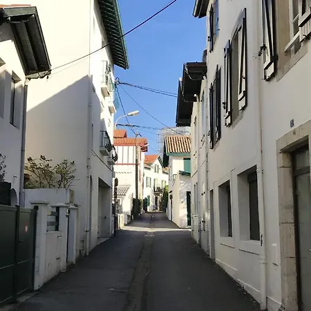 D'une A A 200 M De La Avec Vue Sur La Jardin Et Wifi *
